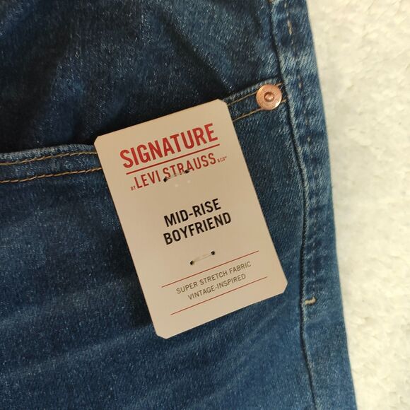 Levi's Denim - NWT Womens Levis Signature Distressed CROPPED  Mid-Rise Boyfriend Jeans 10 30W